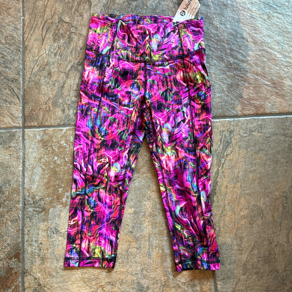 Lululemon Fast and Free crop HR